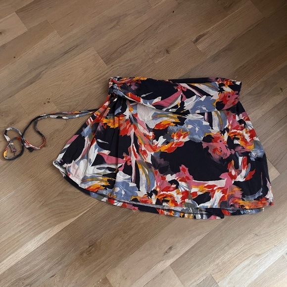 Patagonia Dresses & Skirts - Fold Over Patagonia Skirt - blue/red floral